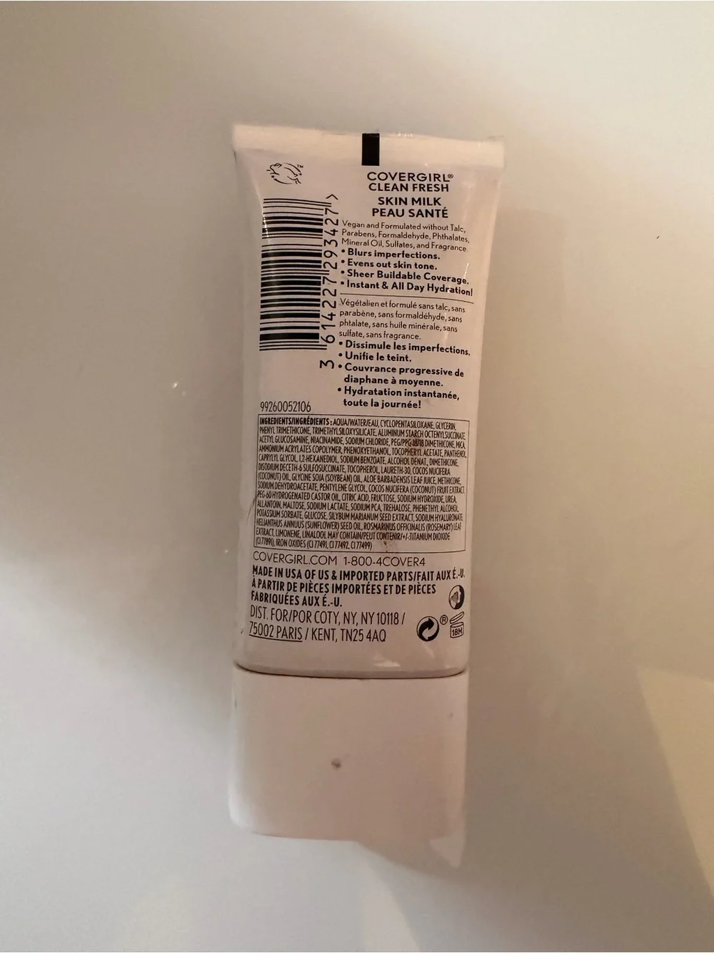 NWT COVERGIRL Clean Fresh Skin Milk Foundation - White Tube- Color 580 Tan
